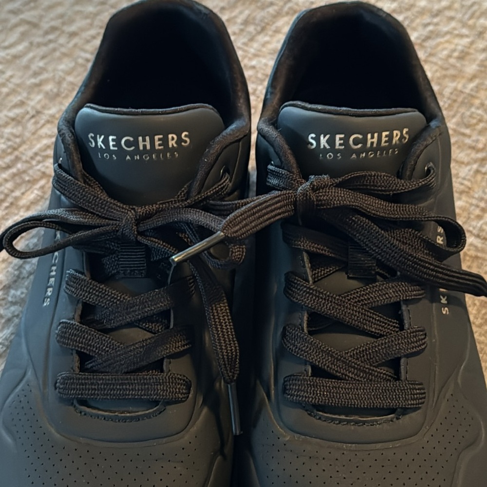 Sketchers Womens Street UNO Lace Up Sneaker. size 8 Wide. Like New Condition - Picture 6 of 14